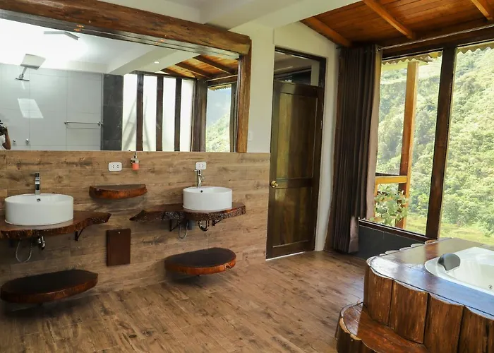 Vertikal Lodge Santa Teresa (Cusco)