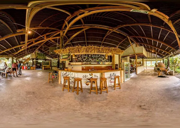 Vertikal Lodge Santa Teresa (Cusco)